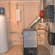 Установленный твердотопливный котел Bosch Solid 2000 B-2