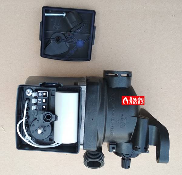 Циркуляционный насос Grundfos UPS15-50 A0-AC-BC P-N 59945526 Beretta R10027571 с открученной крышечкой